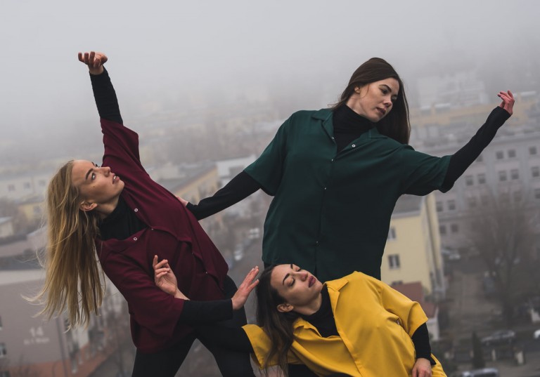 Koniński Teatr Tańca wystąpił na dachach swojego miasta