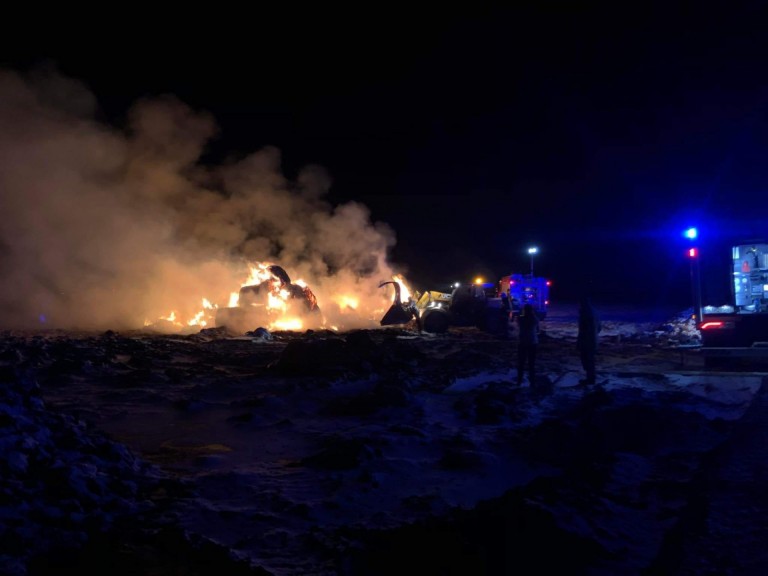 Pożar w Nieborzynie. Spłonęło 42 balotów słomy