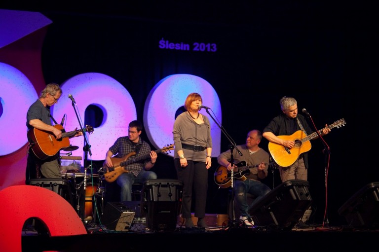 Ten przysłowiowy facet z gitarą wcale nie musi być nudny