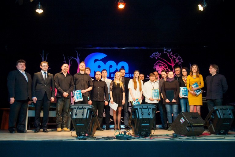 Ten przysłowiowy facet z gitarą wcale nie musi być nudny