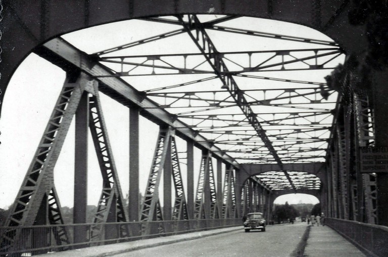 Pozostawił po sobie w Koninie most z żelaza, ważną ulicę i piękną willę