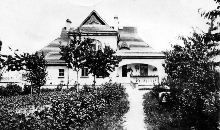 Pozostawił po sobie w Koninie most z żelaza, ważną ulicę i piękną willę