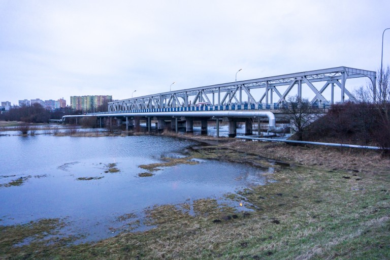 Podnosi się poziom rzek. Ostrzeżenia na wschodzie, w Sławsku nie działa prom