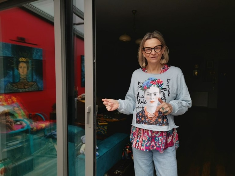 Z miłości do Fridy powstał salonik. Krysia Ruminkiewicz w swoim świecie