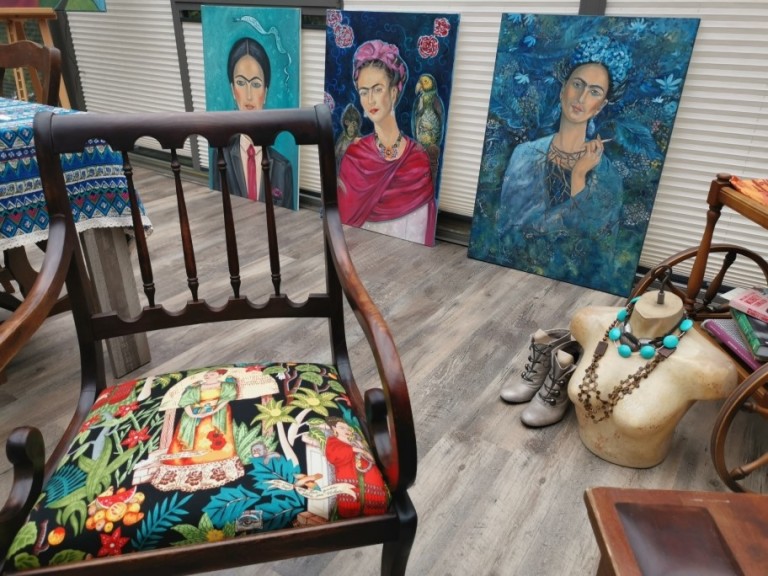 Z miłości do Fridy powstał salonik. Krysia Ruminkiewicz w swoim świecie