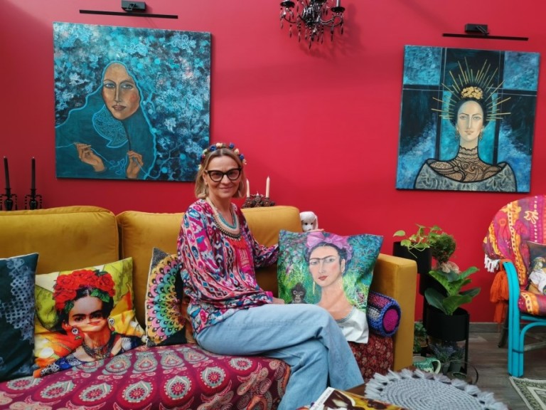 Z miłości do Fridy powstał salonik. Krysia Ruminkiewicz w swoim świecie