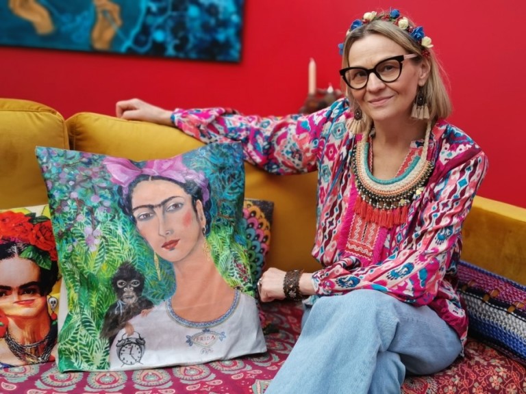 Z miłości do Fridy powstał salonik. Krysia Ruminkiewicz w swoim świecie