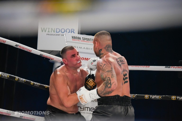 To był wieczór nokautów. Niestety na deski padł również Patryk Szymański