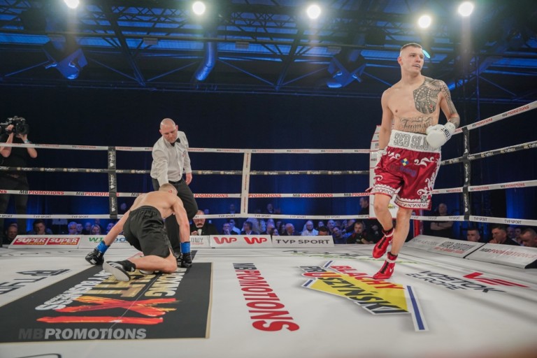 To był wieczór nokautów. Niestety na deski padł również Patryk Szymański