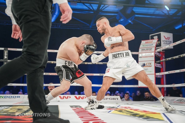 To był wieczór nokautów. Niestety na deski padł również Patryk Szymański