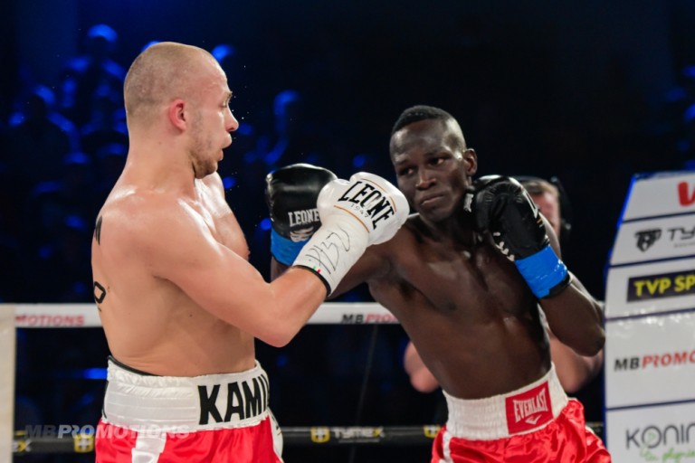 To był wieczór nokautów. Niestety na deski padł również Patryk Szymański