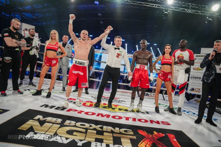 To był wieczór nokautów. Niestety na deski padł również Patryk Szymański