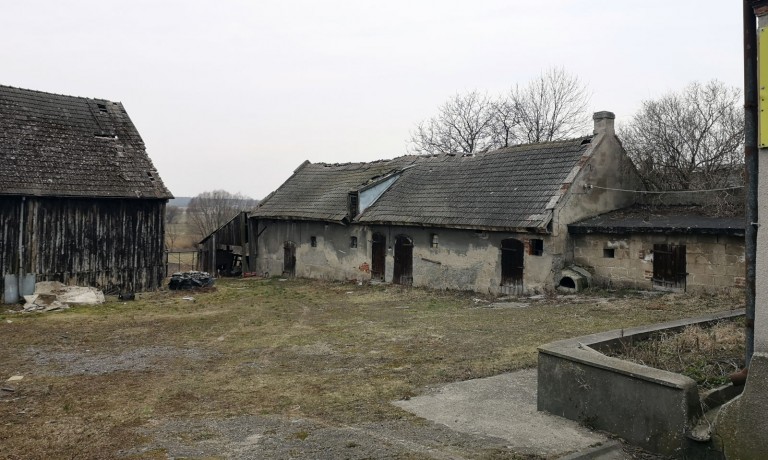 Dziwił się, że dzieci przed nim uciekają, nawet własnemu ojcu groził, że go zastrzeli