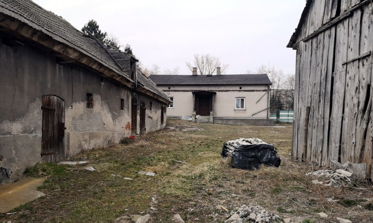 Dziwił się, że dzieci przed nim uciekają, nawet własnemu ojcu groził, że go zastrzeli