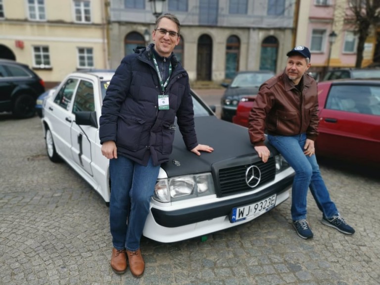 Wrócili po zimie. Zlot miłośników klasyków na konińskim rynku