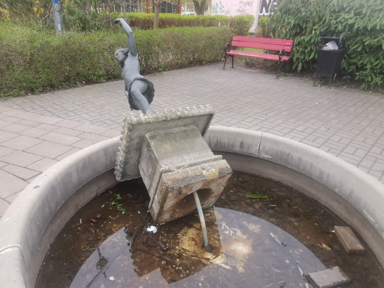 Konińska „Marionetka” znowu została przewrócona. Jest nagranie z monitoringu!