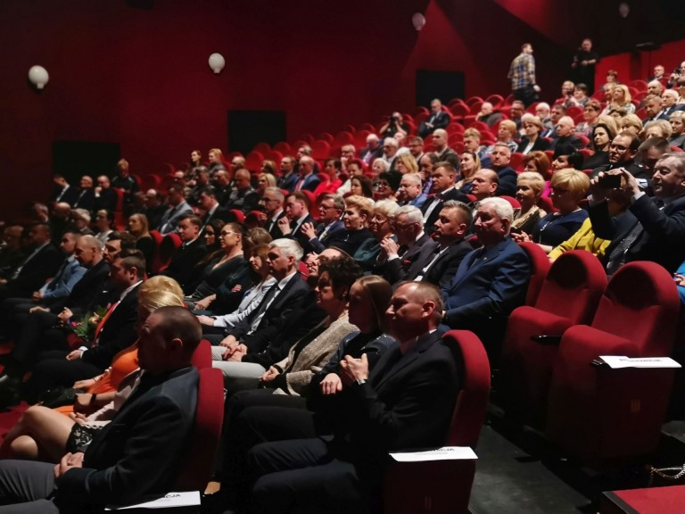 Statuetki i wyróżnienia za działalność na rzecz powiatu konińskiego