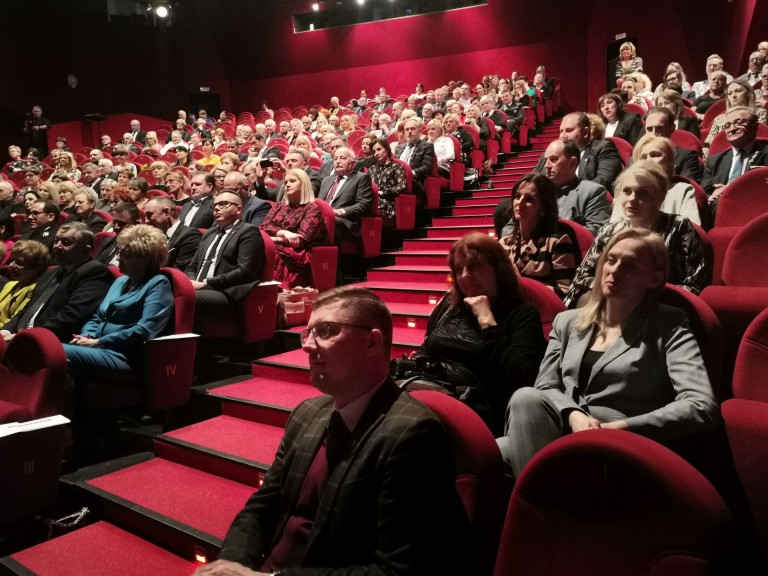 Statuetki i wyróżnienia za działalność na rzecz powiatu konińskiego