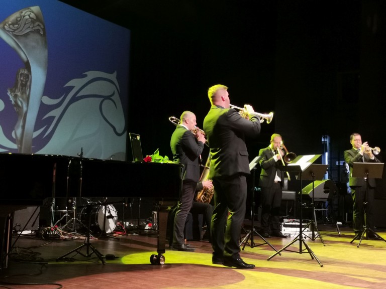 Statuetki i wyróżnienia za działalność na rzecz powiatu konińskiego