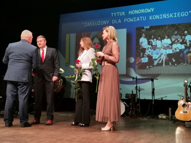 Statuetki i wyróżnienia za działalność na rzecz powiatu konińskiego
