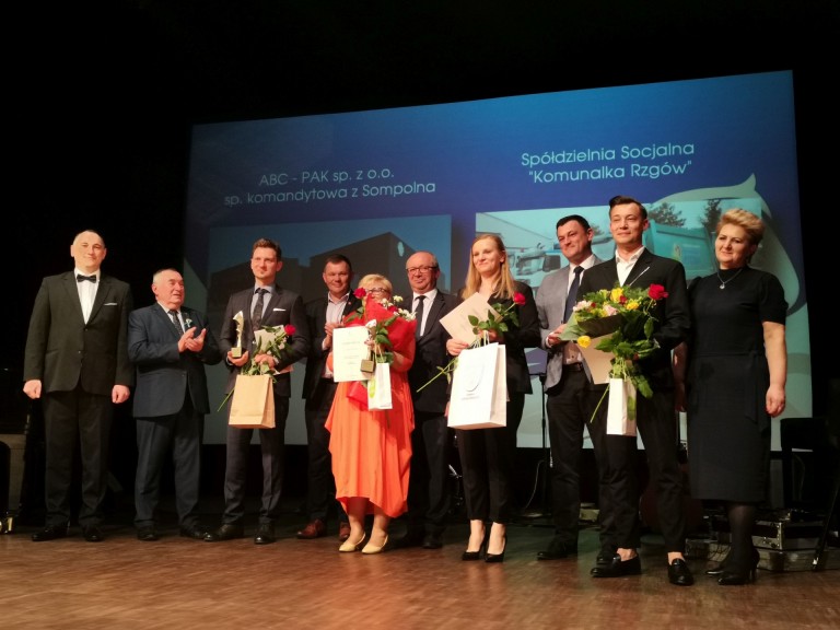 Statuetki i wyróżnienia za działalność na rzecz powiatu konińskiego