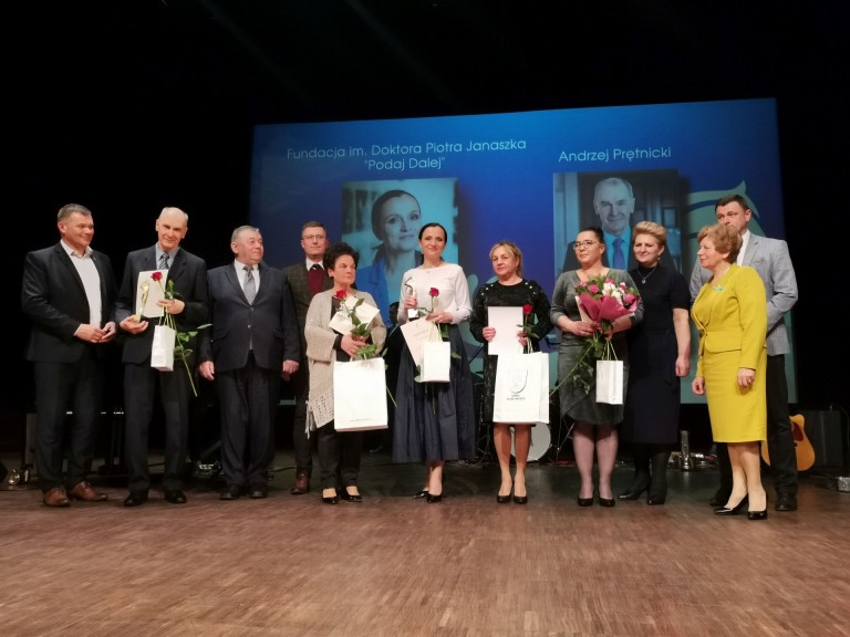 Statuetki i wyróżnienia za działalność na rzecz powiatu konińskiego