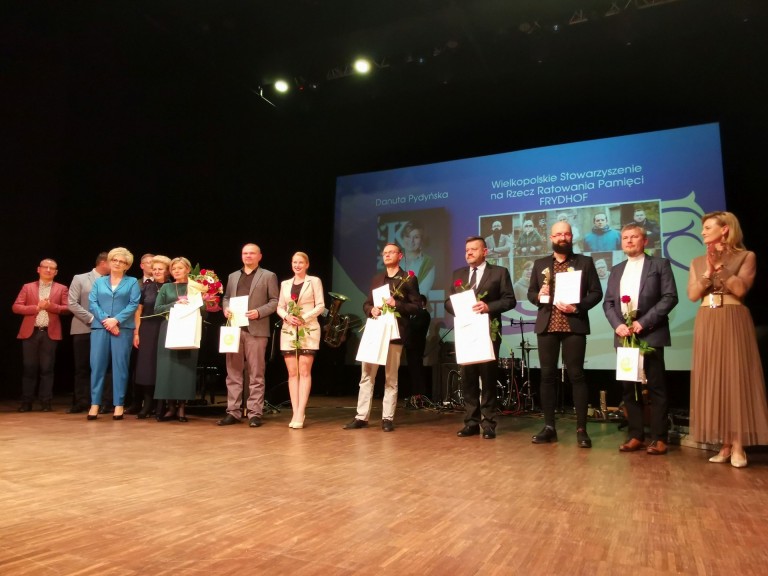 Statuetki i wyróżnienia za działalność na rzecz powiatu konińskiego