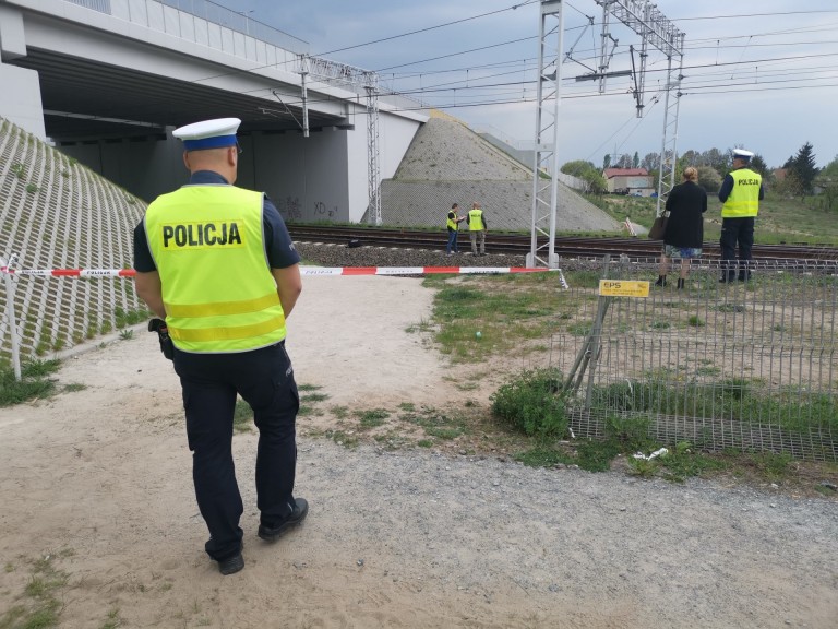 Tragedia pod nowym wiaduktem. Na torach zginął mężczyzna