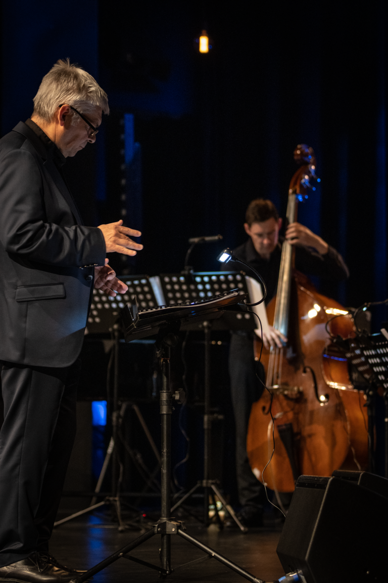 Zadowoleni artyści i usatysfakcjonowana publiczność podczas festiwalu Jazzonalia