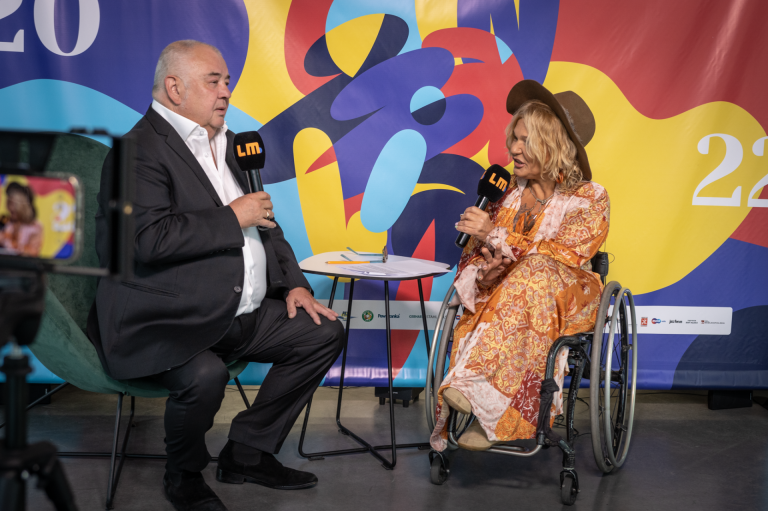 Zadowoleni artyści i usatysfakcjonowana publiczność podczas festiwalu Jazzonalia