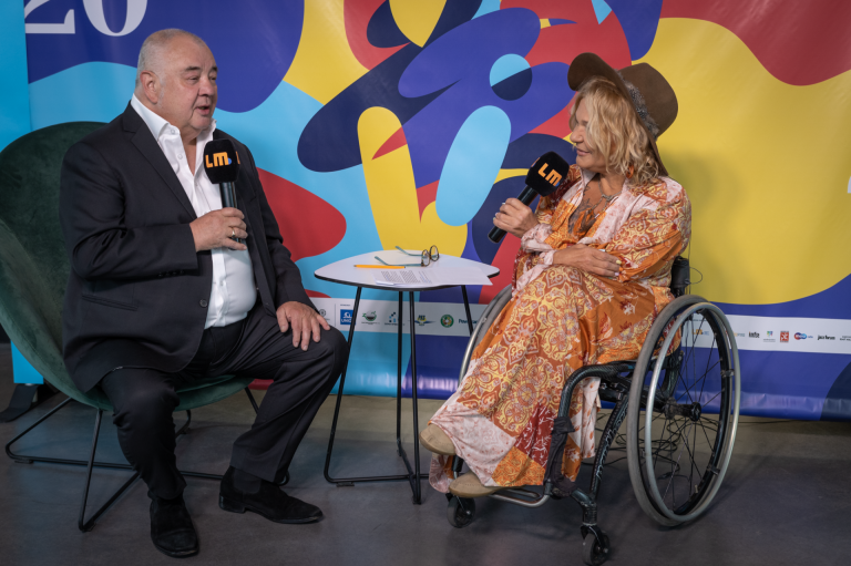 Zadowoleni artyści i usatysfakcjonowana publiczność podczas festiwalu Jazzonalia