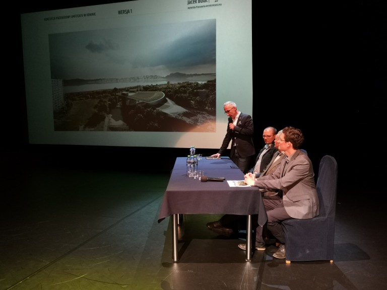 Zielony amfiteatr wpisujący się w konińską architekturę i dolinę Warty