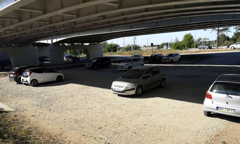 Ponad pięćset samochodów na godzinę przejeżdża przez nowy wiadukt