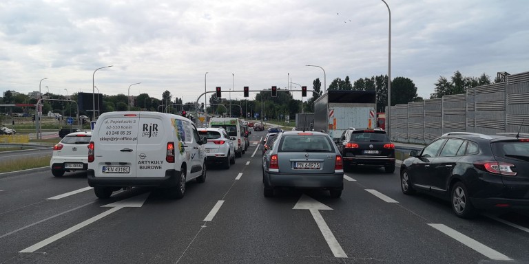 Ponad pięćset samochodów na godzinę przejeżdża przez nowy wiadukt