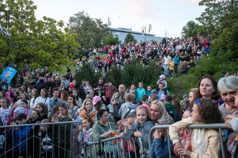 Podbija polską scenę muzyczną. Bryska zagrała dla koninian!