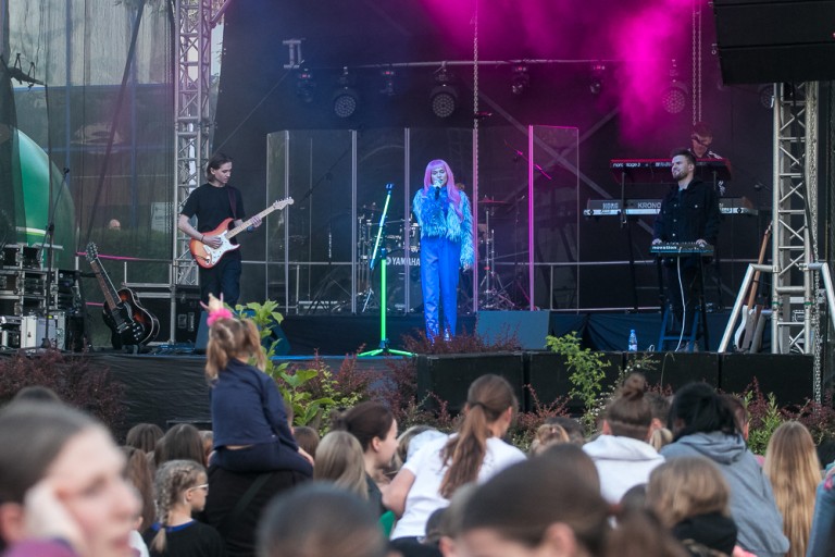 Podbija polską scenę muzyczną. Bryska zagrała dla koninian!
