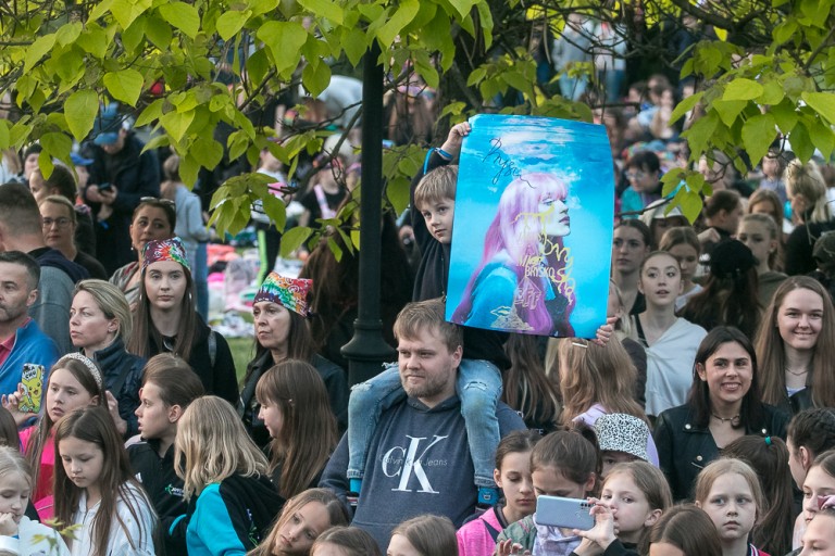Podbija polską scenę muzyczną. Bryska zagrała dla koninian!