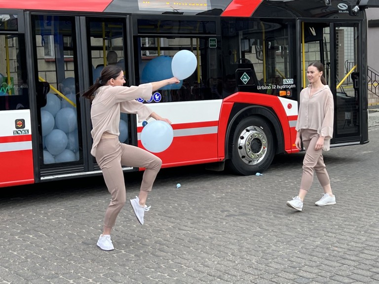„To epokowe wydarzenie”. Pierwszy „wodorowiec” w komunikacji miejskiej