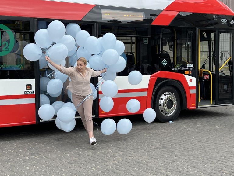 „To epokowe wydarzenie”. Pierwszy „wodorowiec” w komunikacji miejskiej