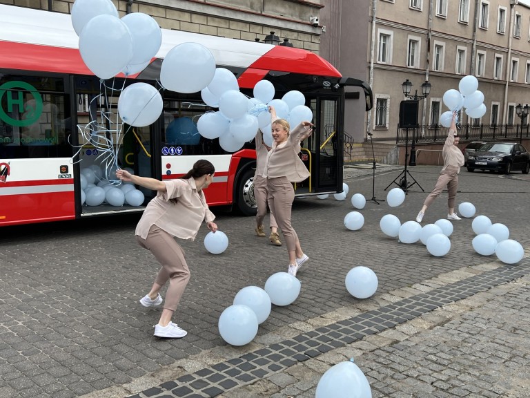 „To epokowe wydarzenie”. Pierwszy „wodorowiec” w komunikacji miejskiej