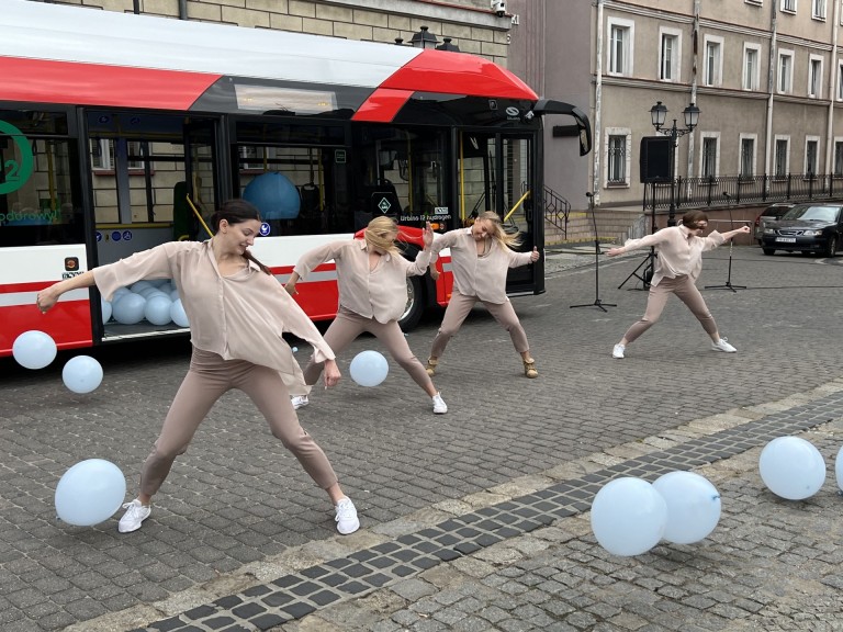 „To epokowe wydarzenie”. Pierwszy „wodorowiec” w komunikacji miejskiej