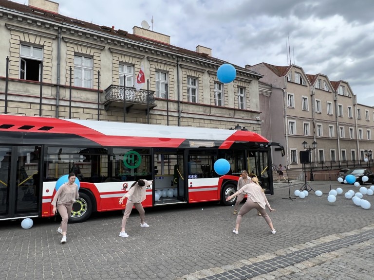 „To epokowe wydarzenie”. Pierwszy „wodorowiec” w komunikacji miejskiej