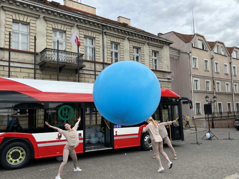 „To epokowe wydarzenie”. Pierwszy „wodorowiec” w komunikacji miejskiej