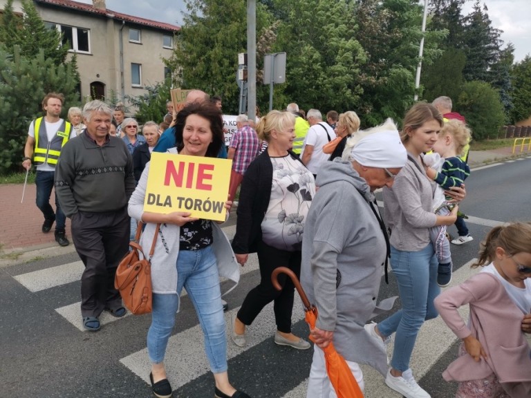 Nie chcą torów. Będą dalej blokować drogi!