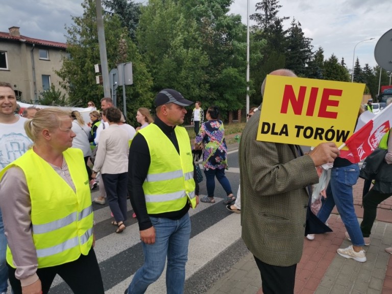 Nie chcą torów. Będą dalej blokować drogi!