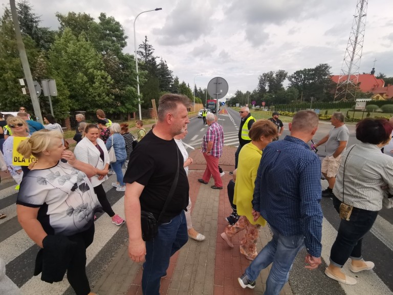 Nie chcą torów. Będą dalej blokować drogi!