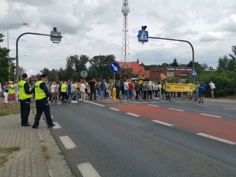 Nie chcą torów. Będą dalej blokować drogi!