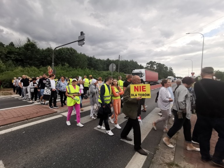 Nie chcą torów. Będą dalej blokować drogi!