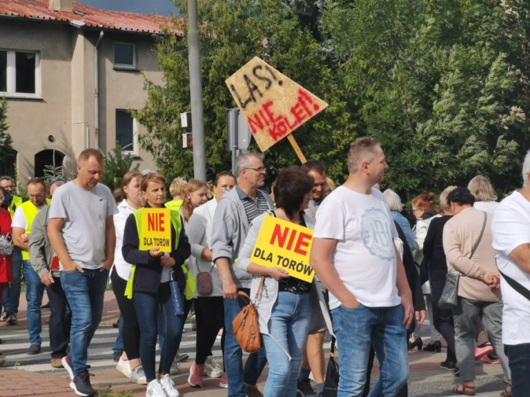 Nie chcą torów. Będą dalej blokować drogi!