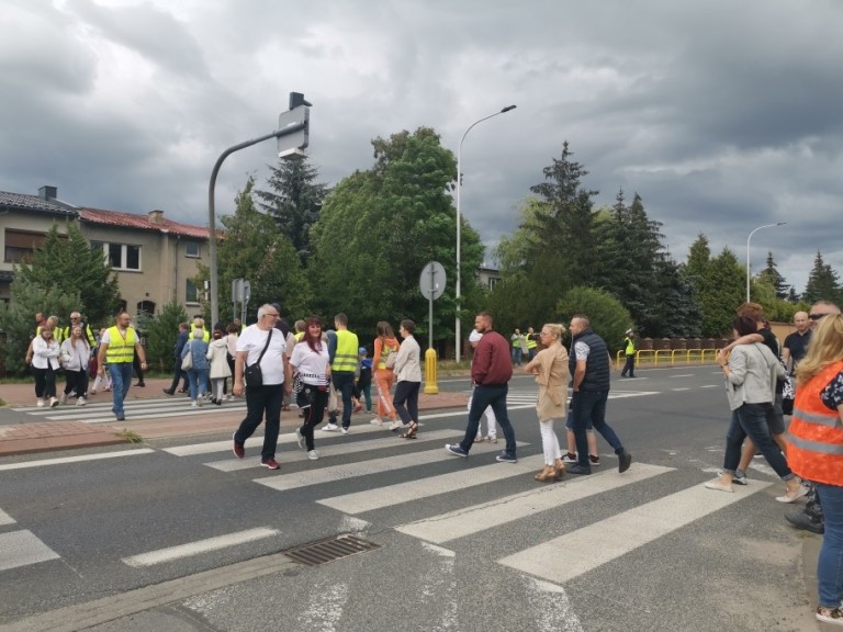 Nie chcą torów. Będą dalej blokować drogi!